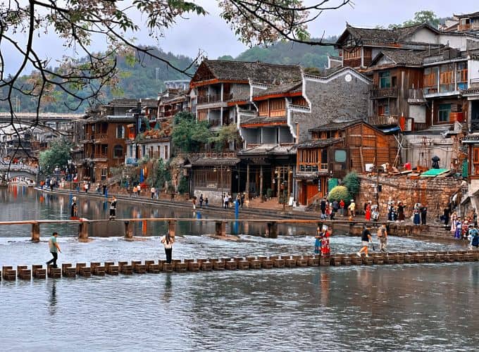 Toàn cảnh Phượng Hoàng Cổ Trấn