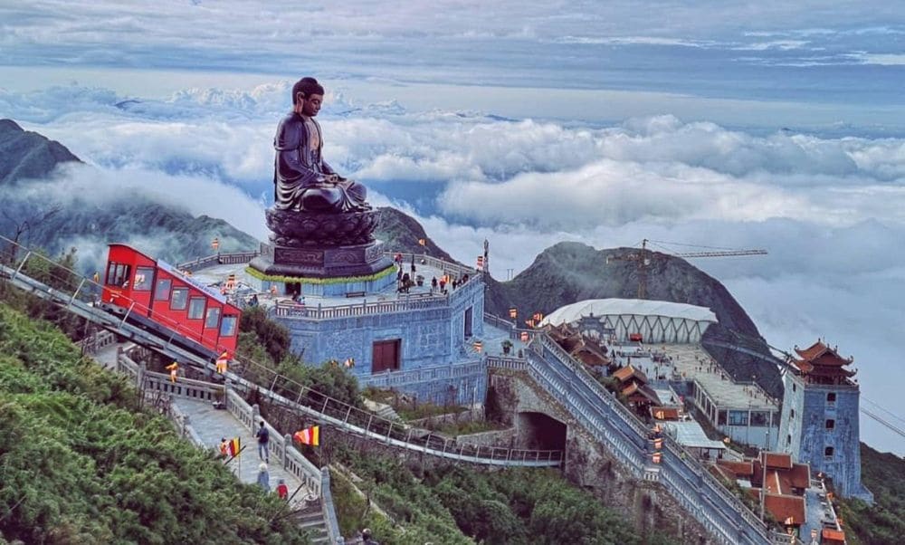 Tượng Phật trên Fansipan