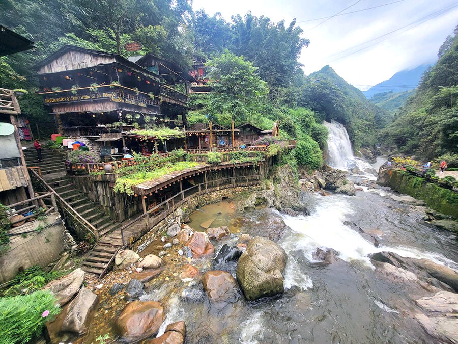Những ngôi nhà ở Bản Cát Cát