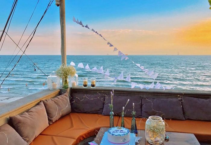 Không gian quán Seonjaedo Cafe với thiết kế đẹp mắt