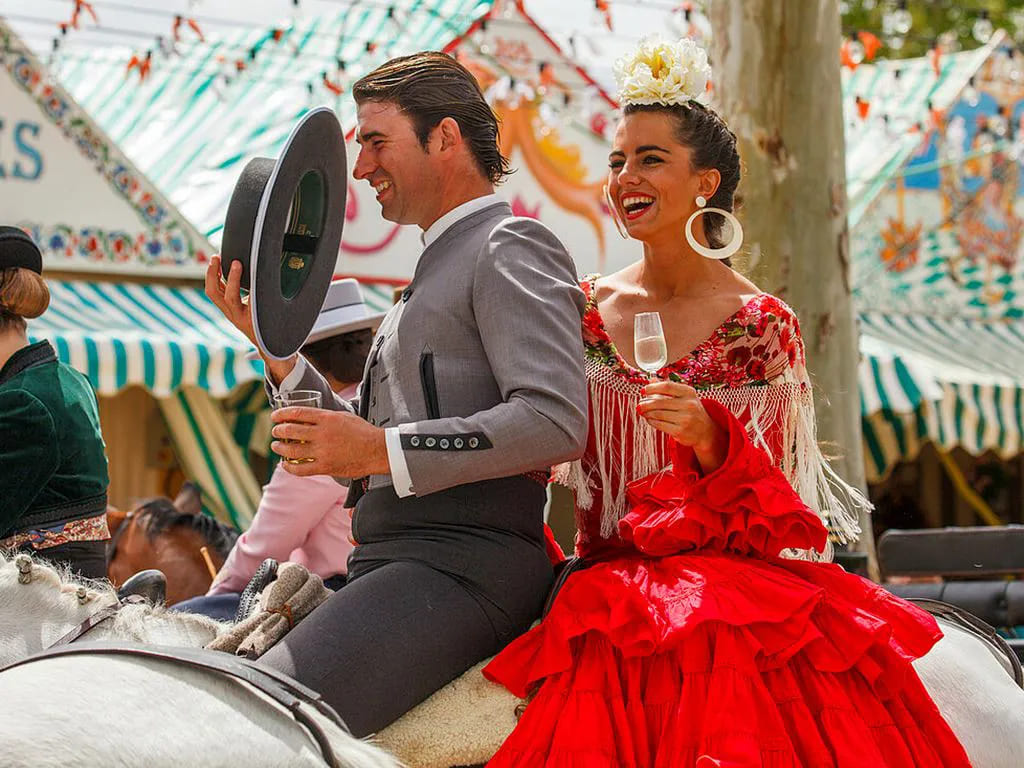 Quang cảnh Lễ hội Feria de Abril sôi động tại Seville