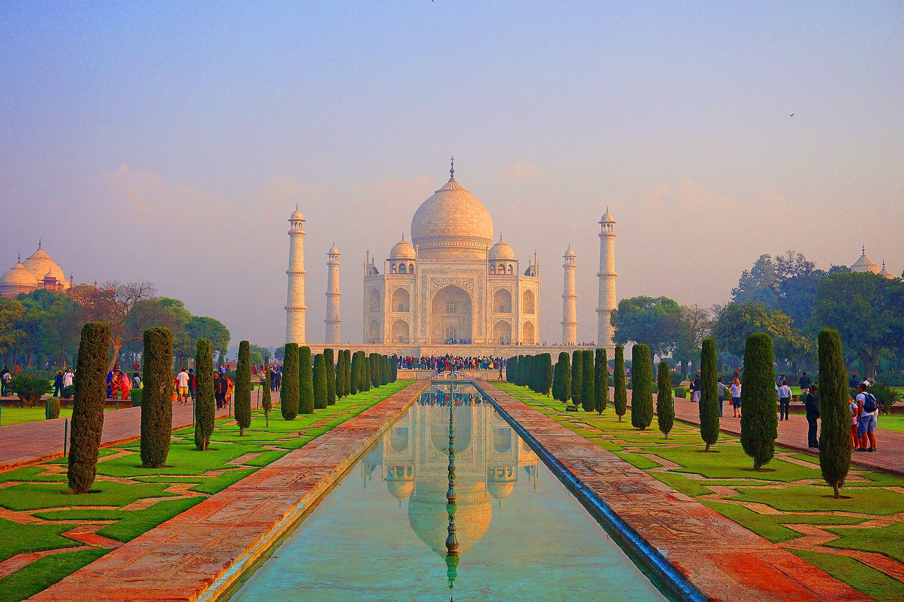 Taj Mahal trong khoảnh khắc bình minh