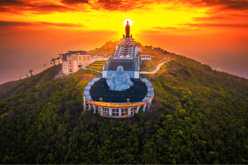 Tượng Phật Di Lặc trên Núi Bà Đen