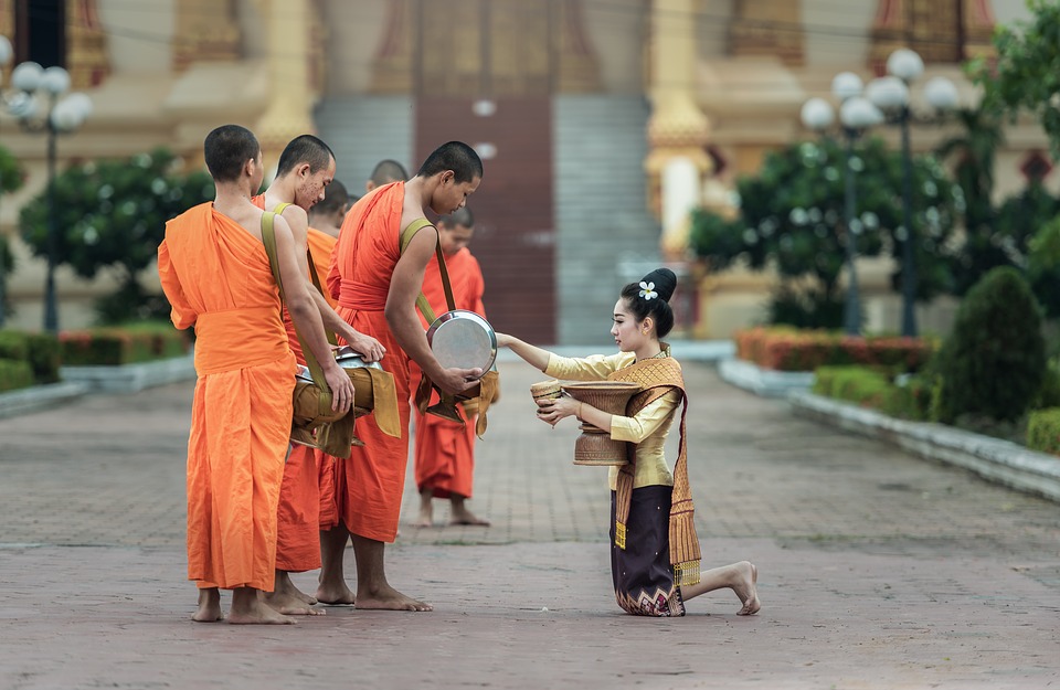Trang phục phù hợp khi thăm chùa