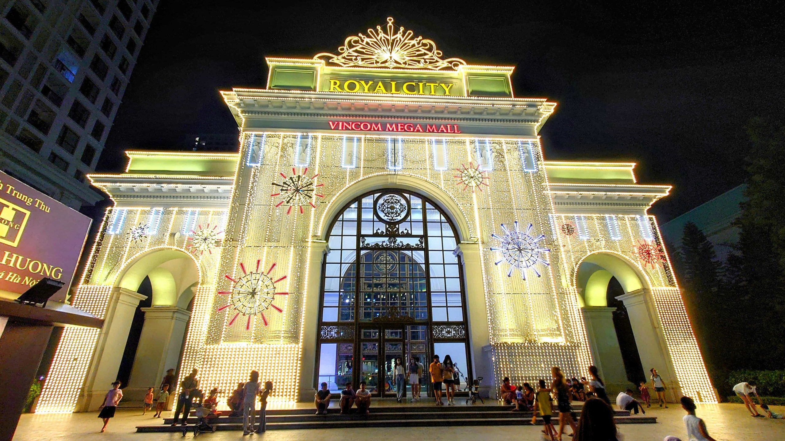 Không gian bên trong trung tâm thương mại Royal City