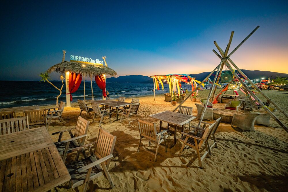 Không gian sang trọng như resort tại Royal Coffee & Restaurant Quy Nhơn