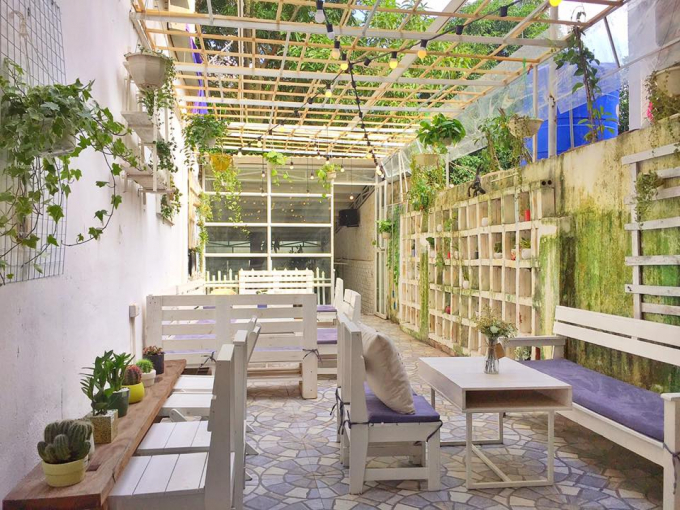Không gian sân vườn tại KH Coffee Garden (minh họa)