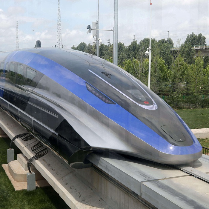 Trung Quốc & Giấc Mơ Bay Trên Mặt Đất: Tàu Đệm Từ Siêu Tốc 600km/h Lộ Diện! 🚄✨