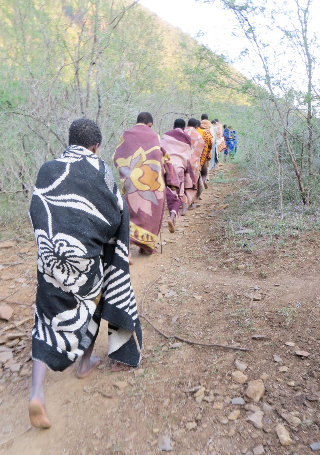 Những thanh niên Xhosa tham gia nghi lễ Ulwaluko