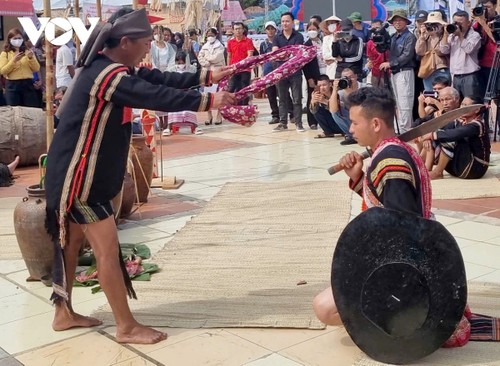 Các thanh niên Xhosa trong trang phục truyền thống