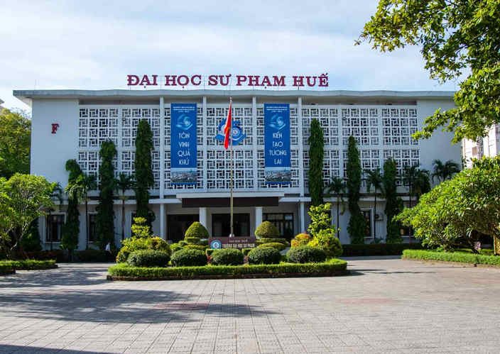 Về Lại Ngôi Trường “Mắt Biếc” Xưa: Hành Trình Hồi Ức Giữa Lòng Huế 🌸