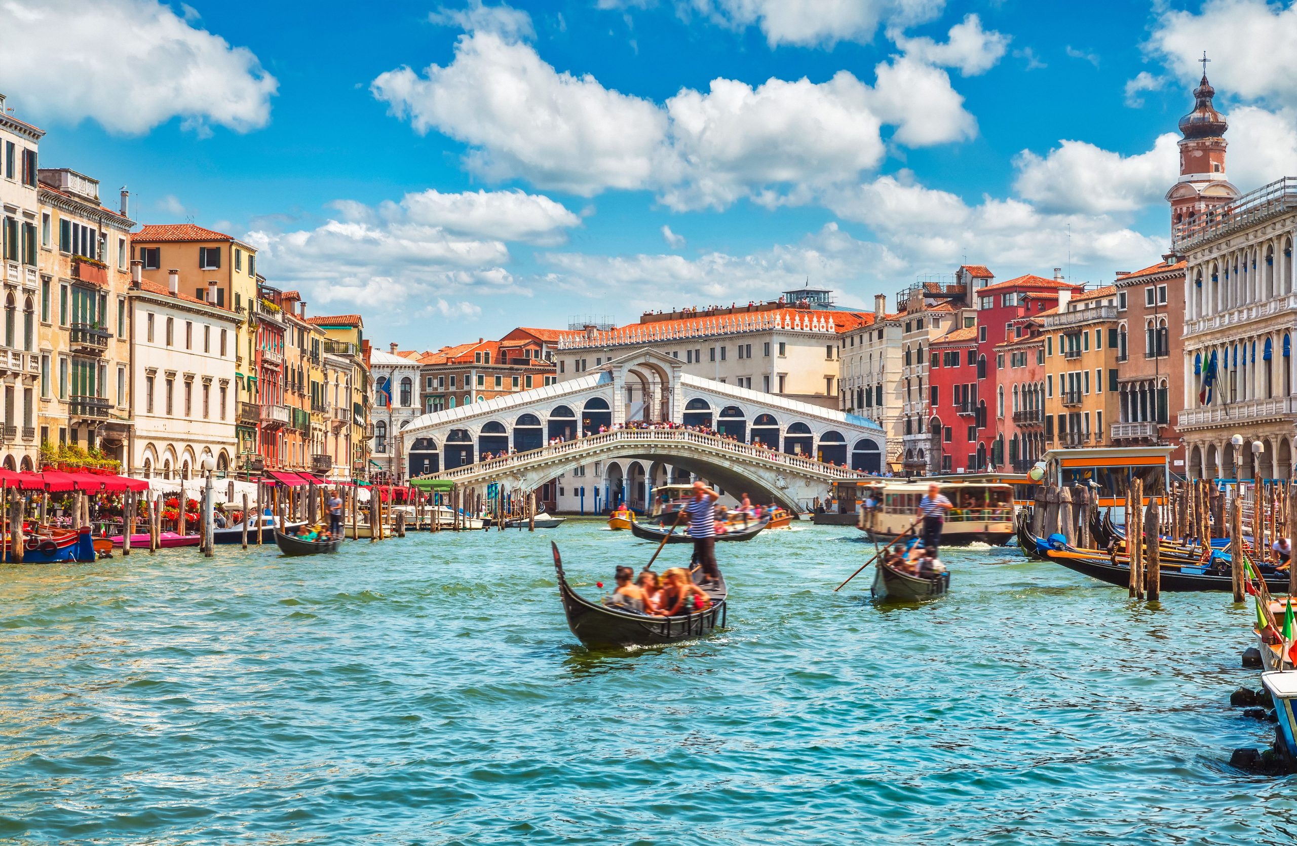 Tổng quan Venice từ trên cao hoặc qua kênh đào
