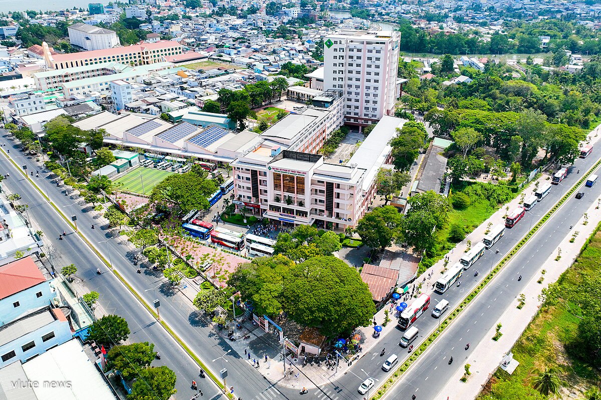 Cầu Mỹ Thuận duyên dáng