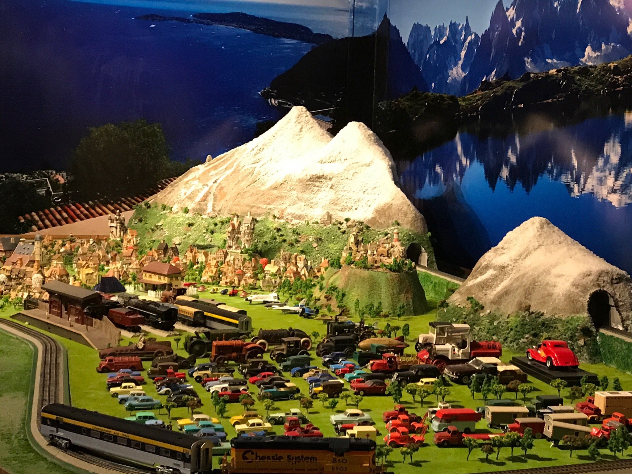 Hồ nước yên tĩnh trong vườn